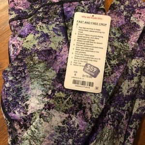 NWT Fast and Free crop